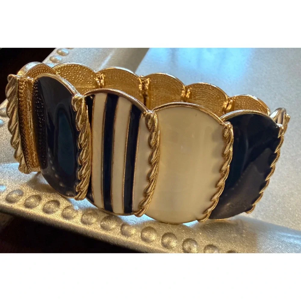 VTG Nautical Navy Blue Cream Enamel Gold Tone Striped Stretch Statement Bracelet